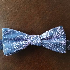 NWT bow tie